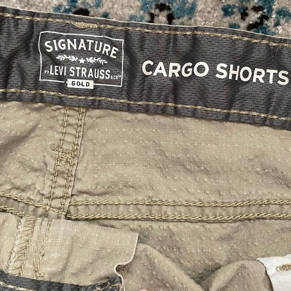 Signature by Levi Strauss & Co. Cargo Shorts, Mens Size 44, Tan, Pockets - Picture 2 of 7